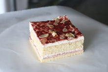 Load image into Gallery viewer, HOMEMADE STONE FRUITS SPONGE CAKE