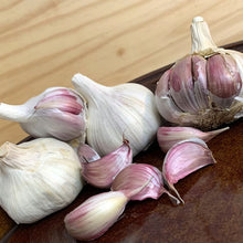 Load image into Gallery viewer, GARLIC AUSSIE PURPLE *Clove *100g - CERTIFIED ORGANIC (HAPPY FARMERS)

